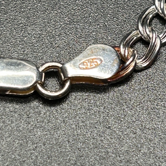 NEW - Silver Double Link Charm Bracelet, 8” Long - Picture 3 of 4